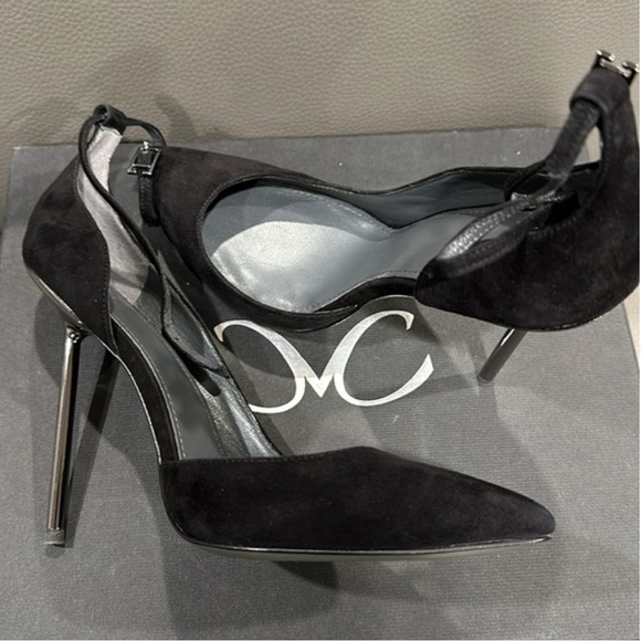 Monika Chiang Black Heels with Pointed Toe and High Thin Heel - Picture 9 of 11